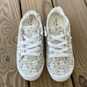 Cat patterned canvas shoes, used like new